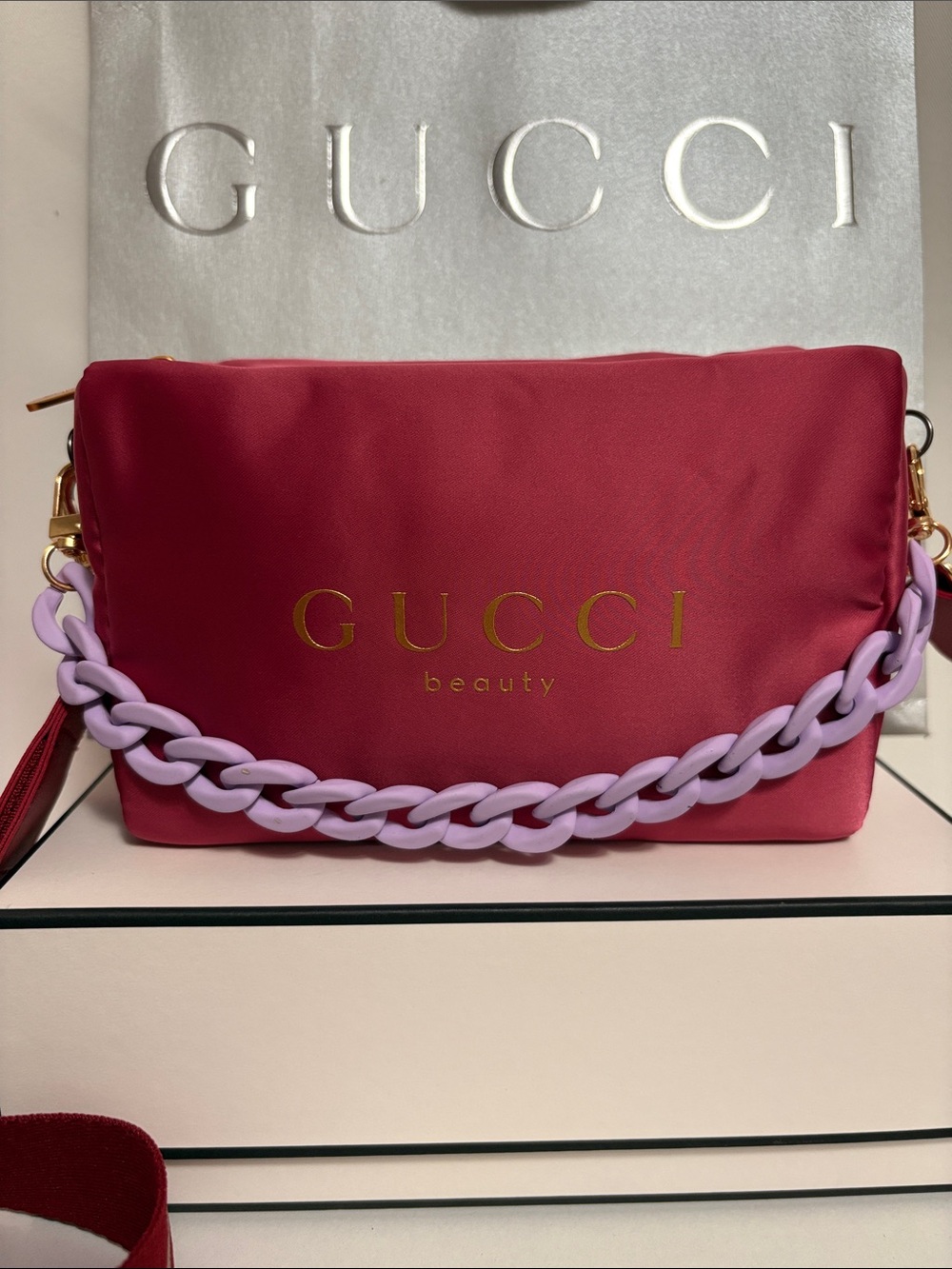 Gucci Beauty bag on chain